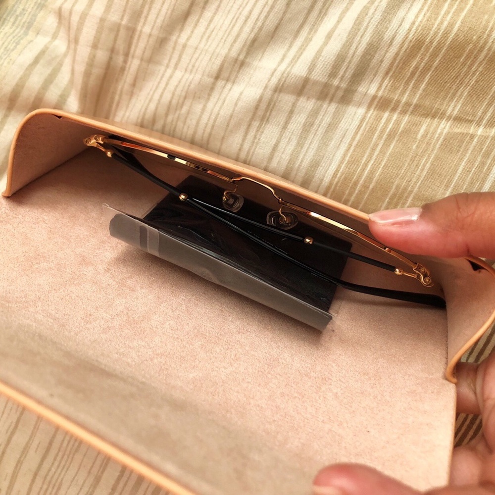 Geometric Glasses Including Case ✨ - Picture 3 of 4